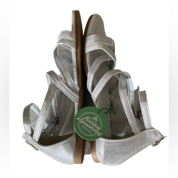 Funky Monkey Girls Silver Gladiator Style Sandal NWT Sz 5 - Picture 3 of 4